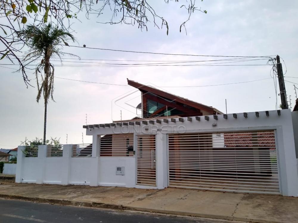Alugar Casa / Padrão em Botucatu R$ 4.500,00 - Foto 2