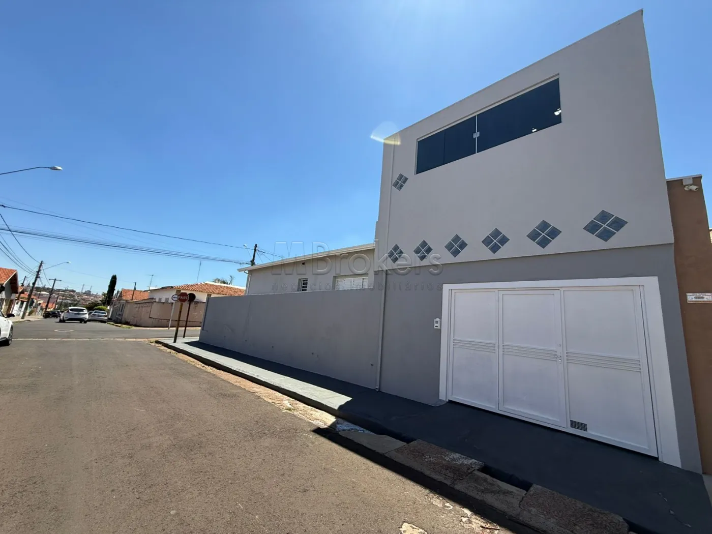 Alugar Casa / Padrão em Botucatu R$ 2.500,00 - Foto 1