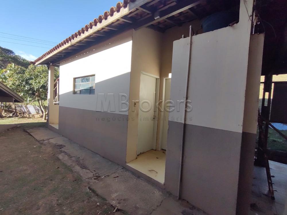 Alugar Casa / Condomínio em Botucatu R$ 6.000,00 - Foto 4