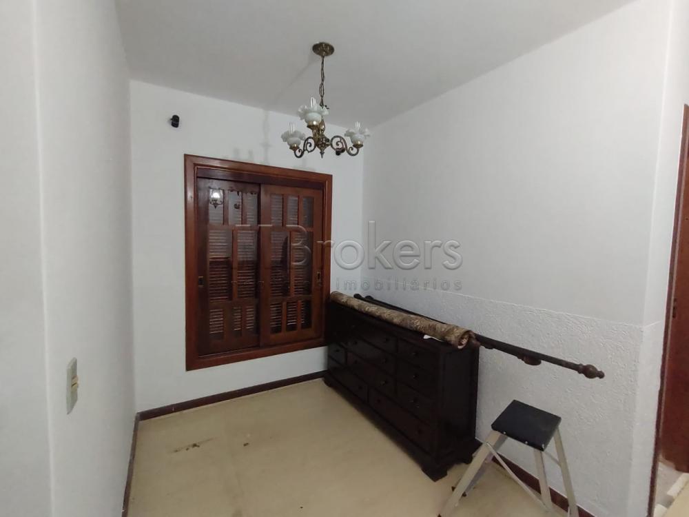 Alugar Casa / Condomínio em Botucatu R$ 6.000,00 - Foto 17