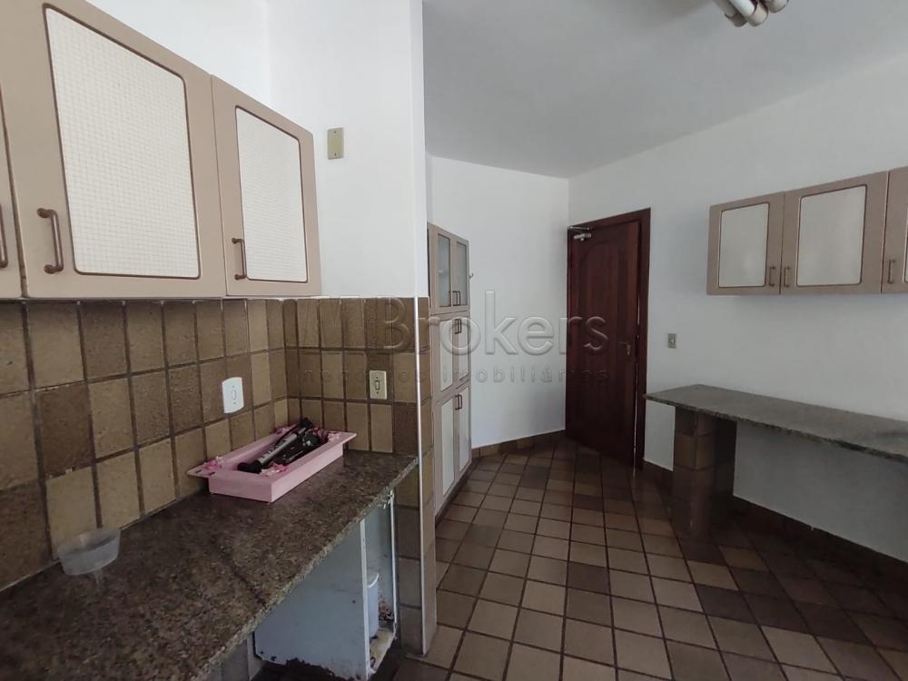 Alugar Casa / Condomínio em Botucatu R$ 6.000,00 - Foto 29