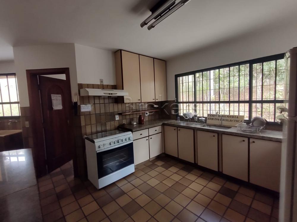 Alugar Casa / Condomínio em Botucatu R$ 6.000,00 - Foto 33