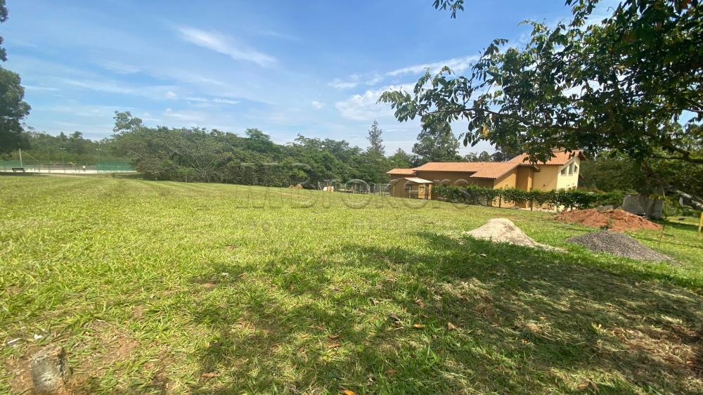 Comprar Terreno / Condomínio em Botucatu R$ 370.000,00 - Foto 1