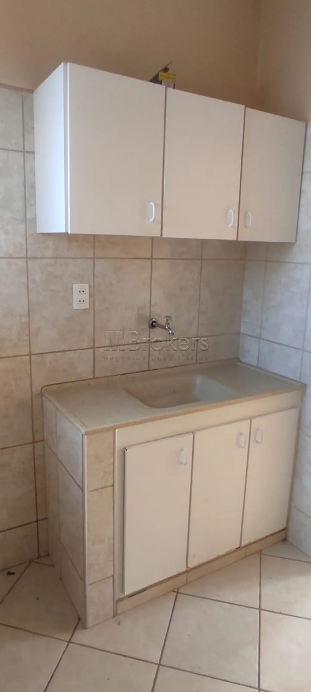 Alugar Apartamento / Padrão em Botucatu R$ 650,00 - Foto 4