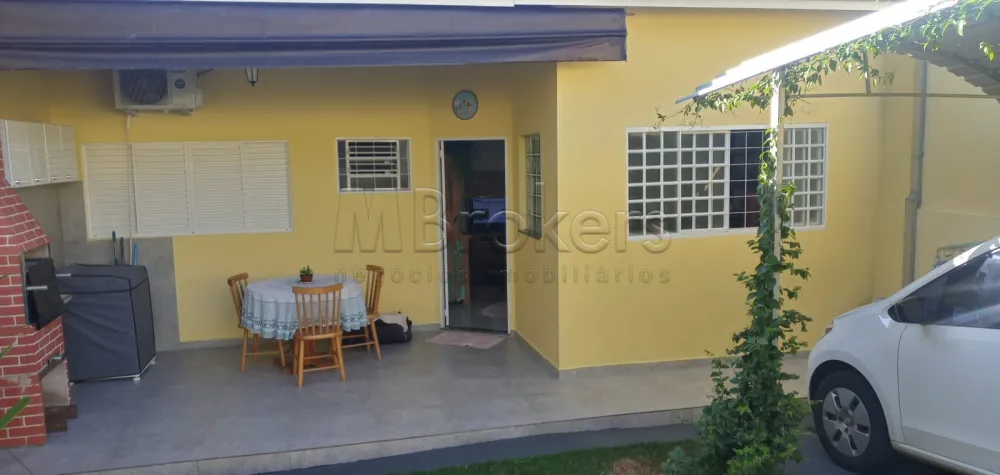 Comprar Casa / Padrão em Botucatu R$ 280.000,00 - Foto 1