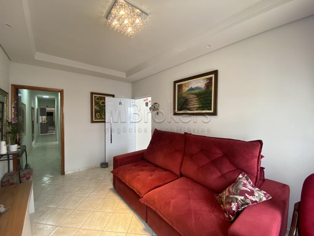 Comprar Casa / Residencia em Botucatu R$ 380.000,00 - Foto 7