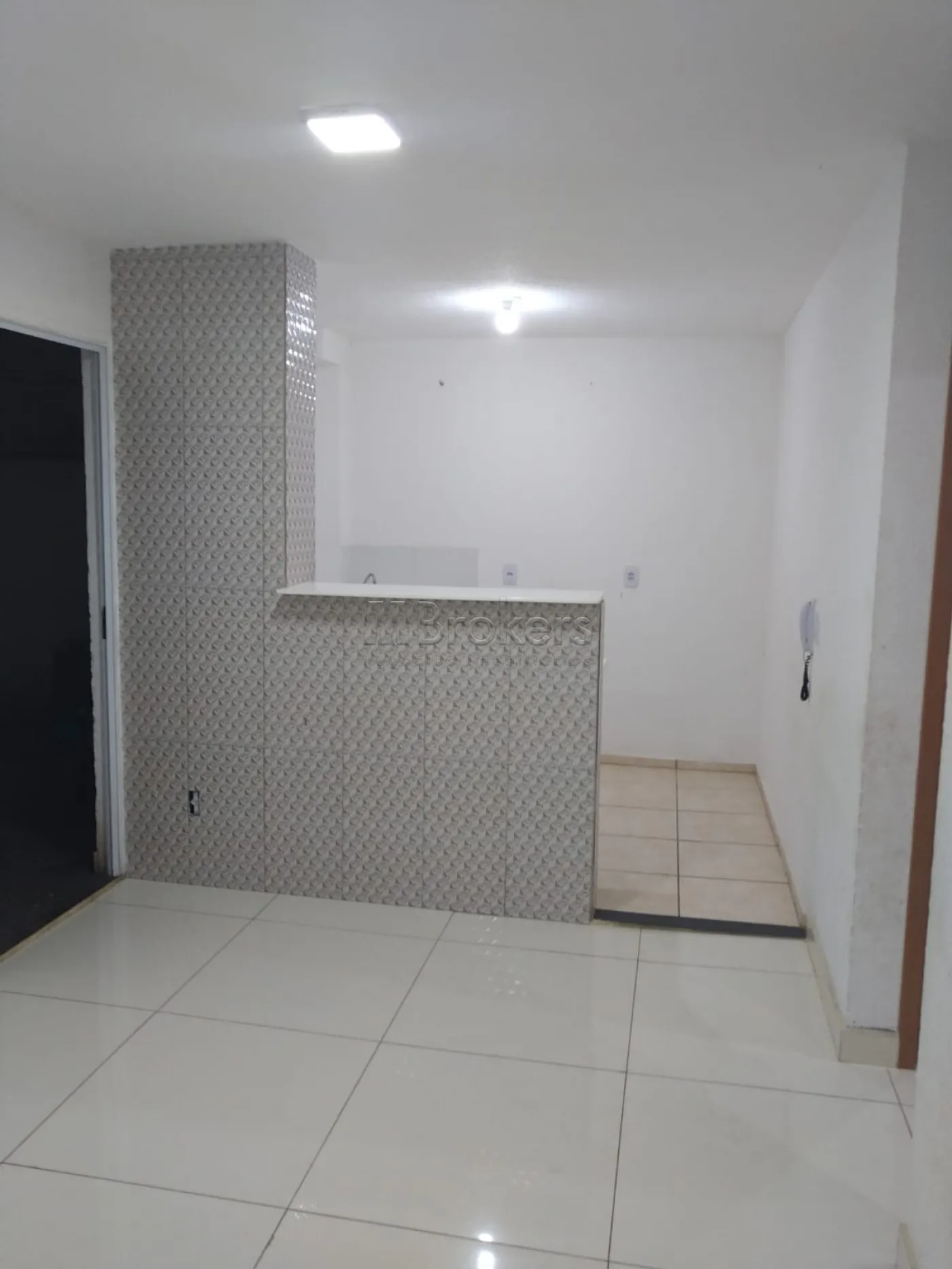 Alugar Apartamento / Padrão em Botucatu R$ 1.400,00 - Foto 1