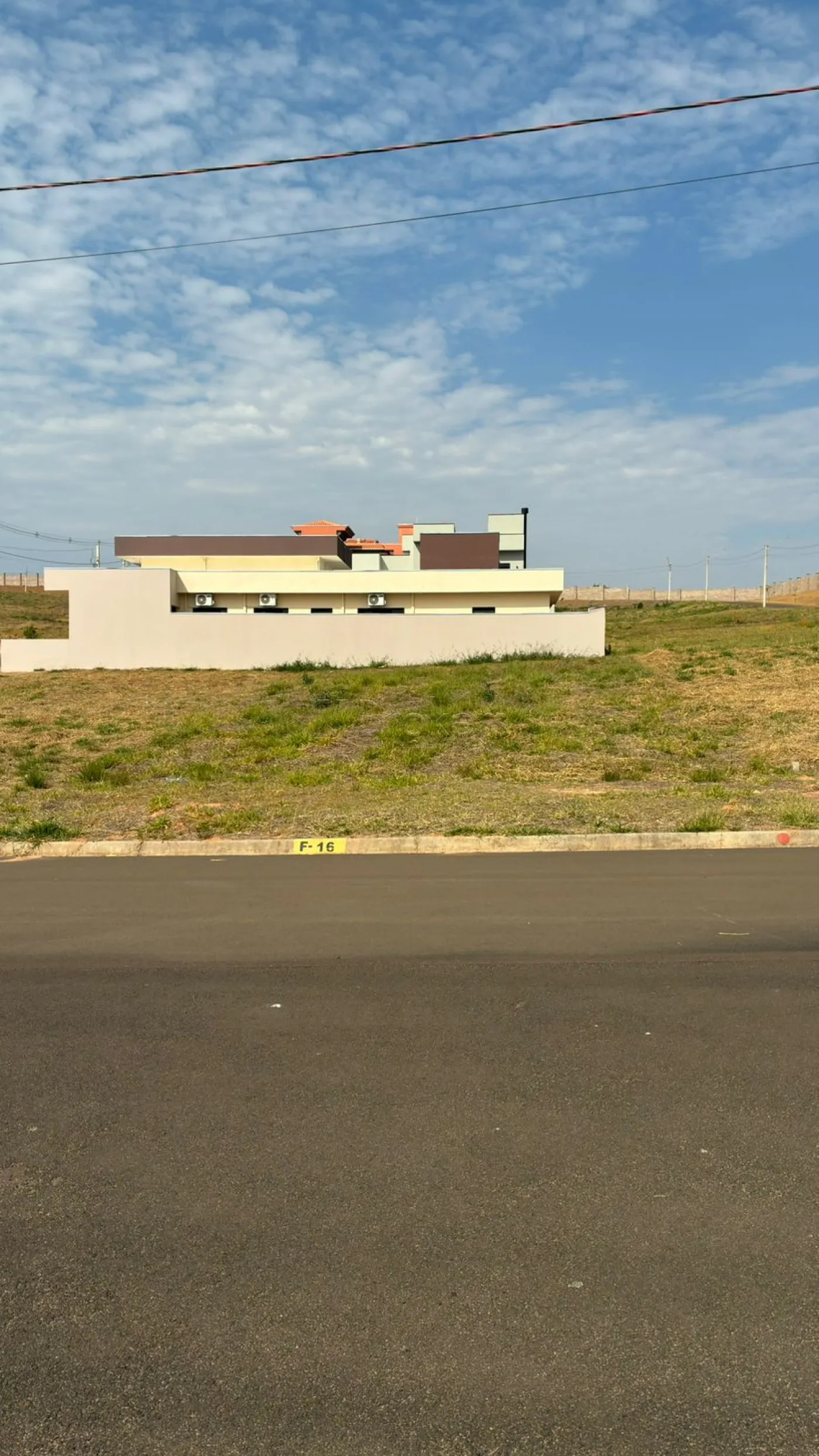 Comprar Terreno / Condomínio em Botucatu R$ 330.000,00 - Foto 2