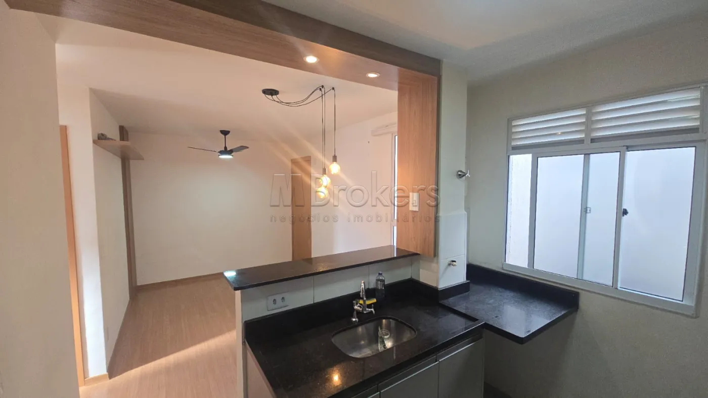Alugar Apartamento / Padrão em Botucatu R$ 1.210,00 - Foto 1