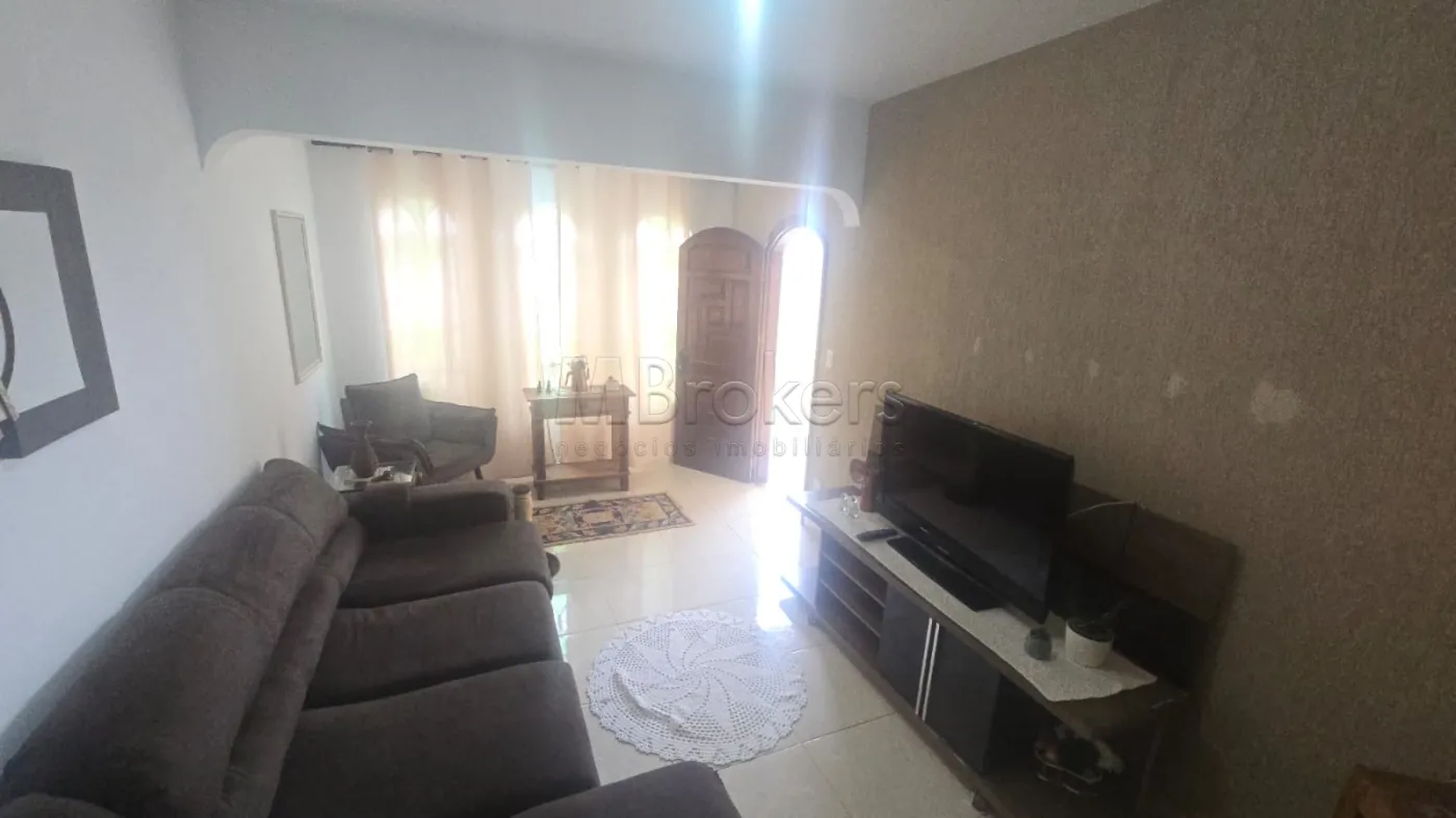 Comprar Casa / Padrão em Botucatu R$ 430.000,00 - Foto 6