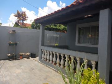 Alugar Casa / Padrão em Botucatu. apenas R$ 450.000,00