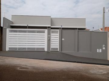 Alugar Casa / Padrão em Botucatu. apenas R$ 670.000,00
