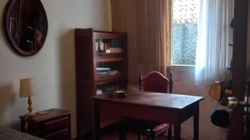 Casa em localização comercial de Botucatu