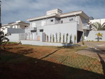Alugar Casa / Condomínio em Botucatu. apenas R$ 1.400.000,00