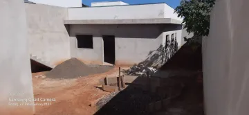 Casa Nova com 02 Suítes, muito bem construída