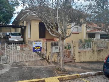 Alugar Casa / Padrão em São Manuel. apenas R$ 250.000,00