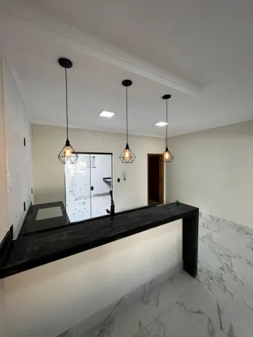 Alugar Casa / Padrão em Botucatu. apenas R$ 320.000,00