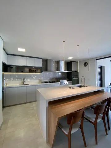 imagem 3 - CASA DE ALTO PADRÃO TRIPLEX COM UM PROJETO CONTEMPORÂNEO, COM 2 SUITES COM VARANDA, ELEVADOR, ESCRITÓRIO. POSSIBILIDADE DE VENDA COM MOBILIA E DECORAÇÃO. imagem 3 - CASA DE ALTO PADRÃO TRIPLEX COM UM PROJETO CONTEMPORÂNEO, COM 2 SUITES COM VARANDA, ELEVADOR, ESCRITÓRIO. POSSIBILIDADE DE VENDA COM MOBILIA E DECORAÇÃO.