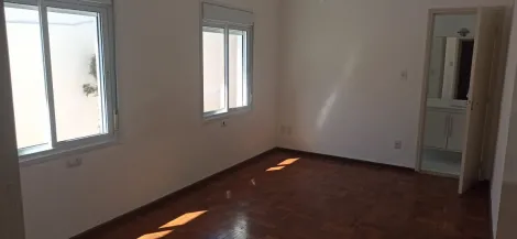 Casa em uma localização excelente da Cidade com Edícula.