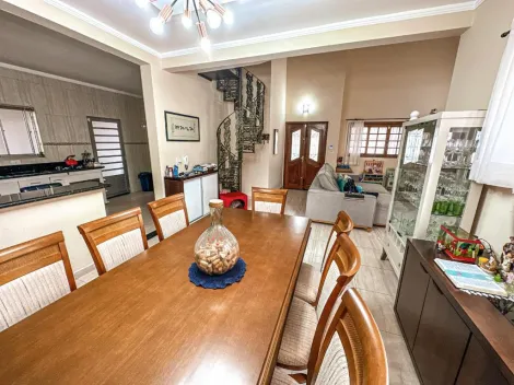 Alugar Casa / Padrão em Botucatu. apenas R$ 830.000,00