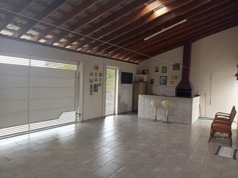 Alugar Casa / Padrão em Botucatu. apenas R$ 380.000,00