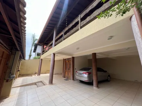 Residência Luxuosa em Região Nobre: Descubra este Sobrado Avarandado com Amenidades de Prestígio