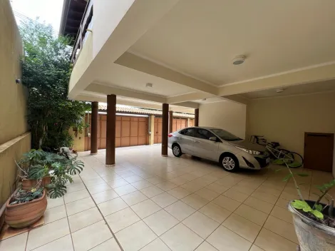 Residência Luxuosa em Região Nobre: Descubra este Sobrado Avarandado com Amenidades de Prestígio