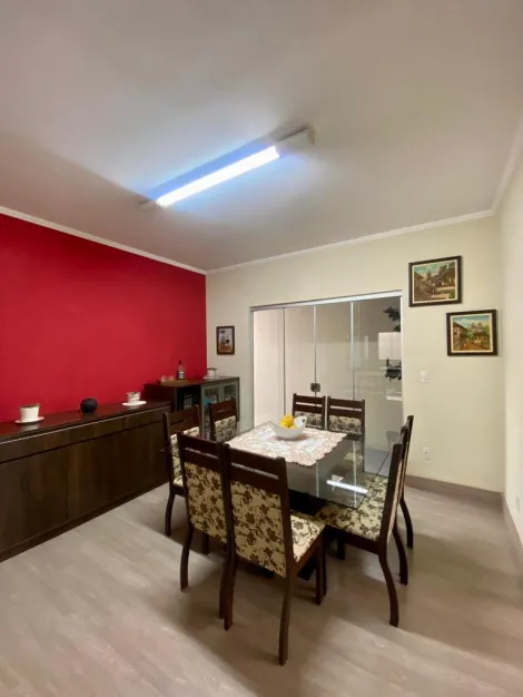 Alugar Casa / Padrão em Botucatu. apenas R$ 530.000,00