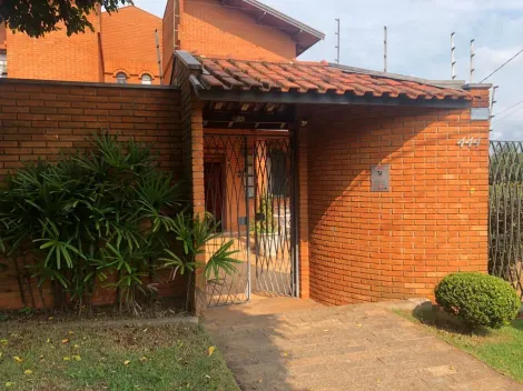 Residência de Luxo em Bairro Nobre: Sobrado com Amenidades Excepcionais e Vista Deslumbrante