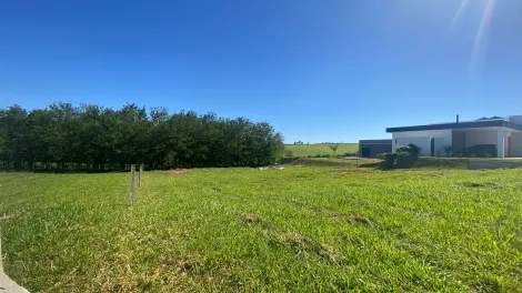 LOTE COM 1.000m² no Parque Laguna