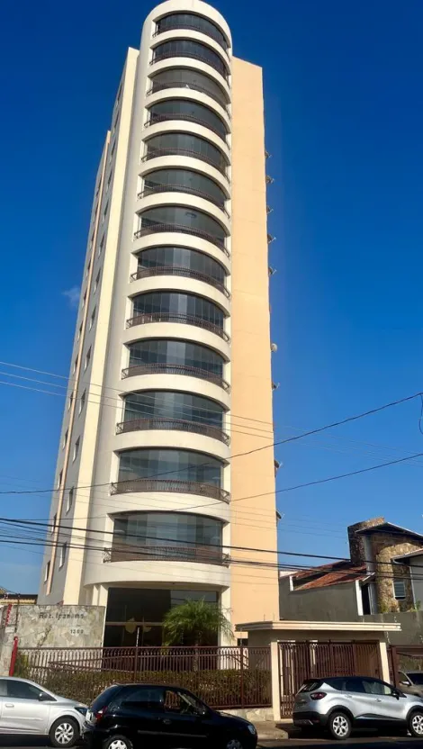 Vendo Apartamento com 03 Suítes e 225m² de área útil