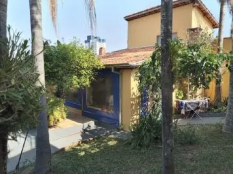 imagem 1 - Casa em amplo terreno, com Piscina e uma área verde fantástica imagem 1 - Casa em amplo terreno, com Piscina e uma área verde fantástica