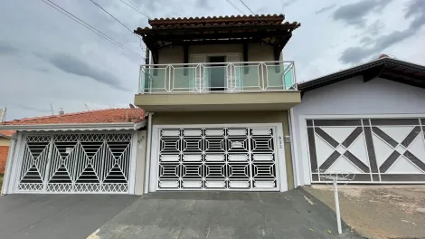 Alugar Casa / Sobrado em Botucatu. apenas R$ 370.000,00