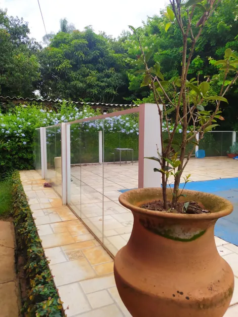 imagem 2 - Ampla Casa com 205m², Piscina e Área de Lazer Completa em Terreno de 1.890m² imagem 2 - Ampla Casa com 205m², Piscina e Área de Lazer Completa em Terreno de 1.890m²
