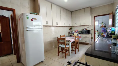 imagem 3 - Casa de esquina, 1 quadra da academia 725 imagem 3 - Casa de esquina, 1 quadra da academia 725