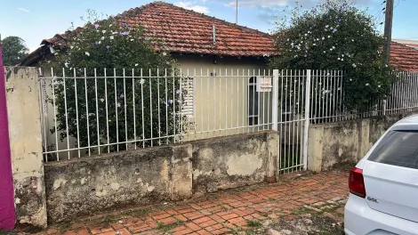 imagem 1 - Imóvel localizado no centro em um terreno de 241,33 m² com quintal imagem 1 - Imóvel localizado no centro em um terreno de 241,33 m² com quintal